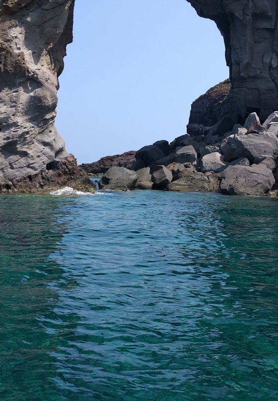 Arco Naturale DI Punta Perciato景点图片