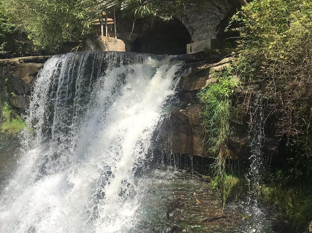 Chagrin Waterfalls-Chagrin Falls必去景点