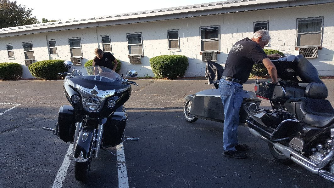 Barton's Motel主图