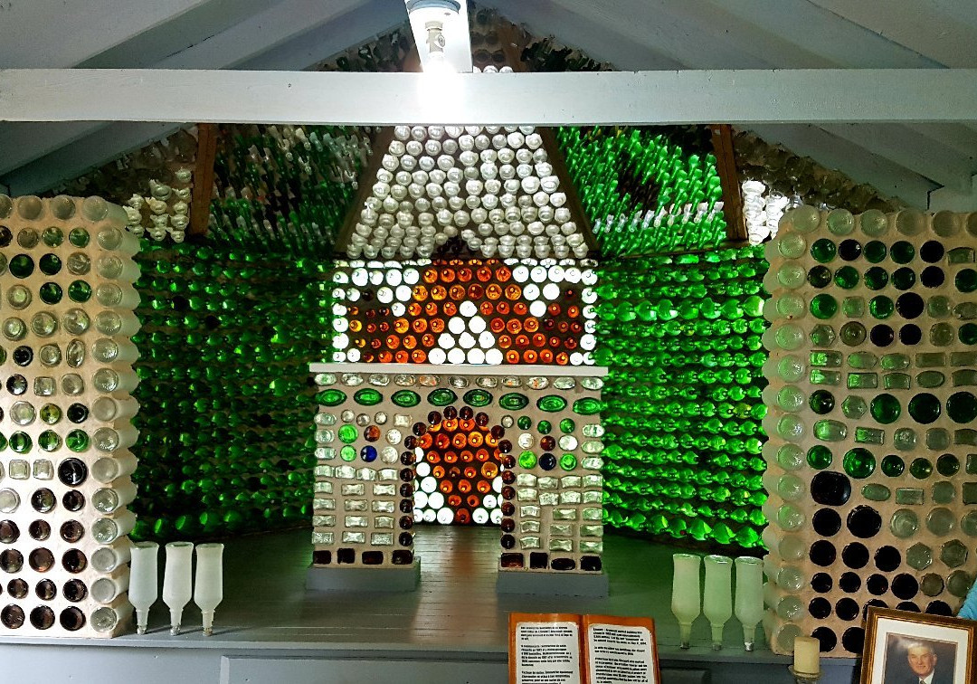 The Bottle Houses-Cape Egmont必去景点