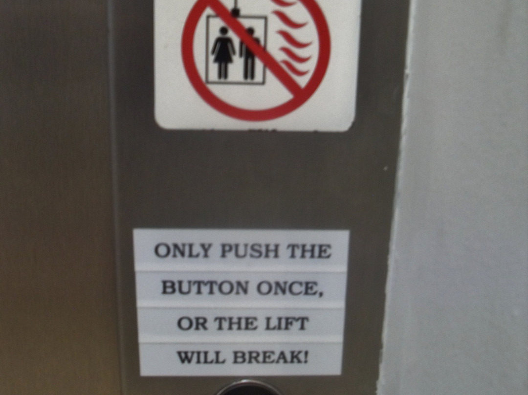 Admiralty Hotel & Restaurant主图