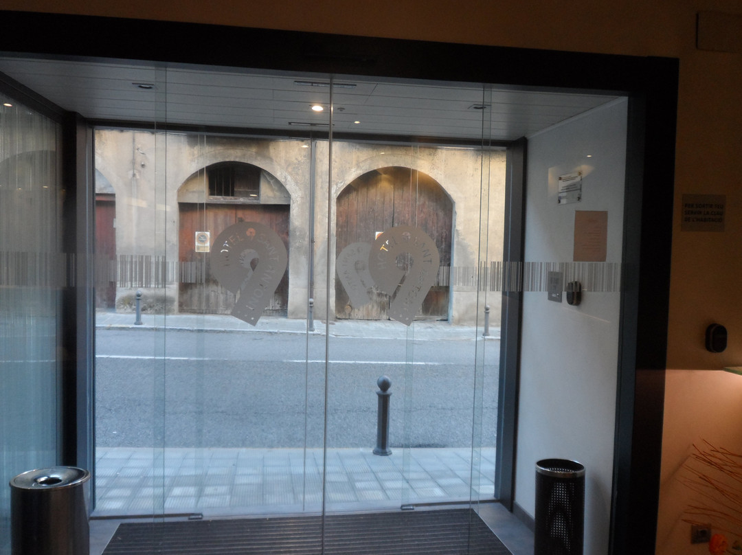 Hotel 9 Sant Antoni主图
