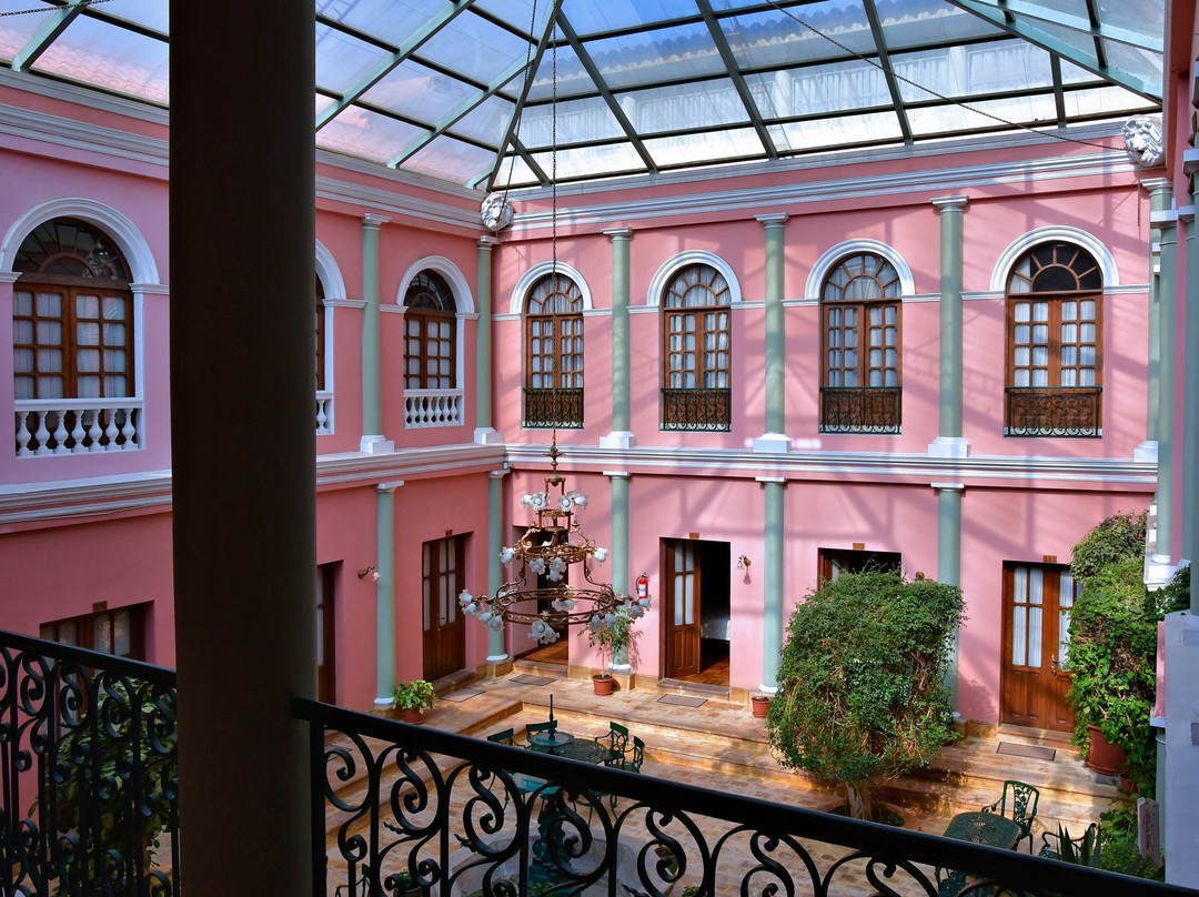 Capital Plaza Hotel主图