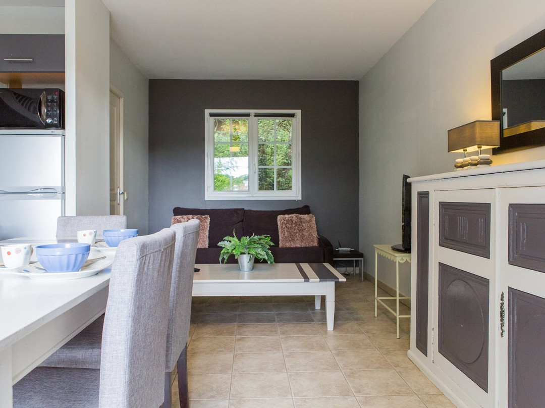 伊杜克丘陵酒店主图