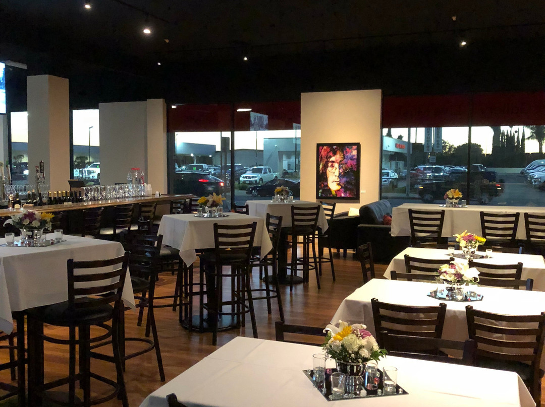 Azo VINO Wine Bar-柯汶纳必去景点