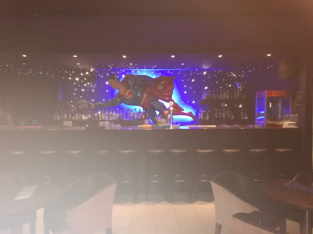 Legends Music and Cocktail Bar-Svoronata必去景点