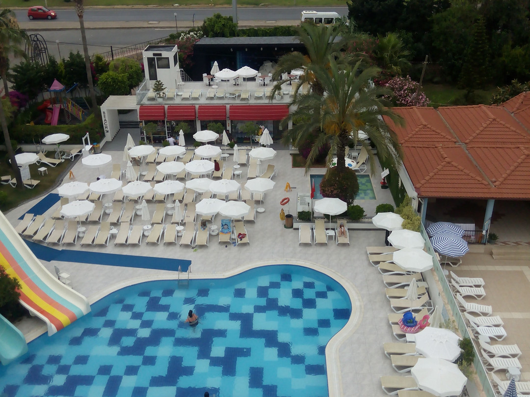 White City Beach Hotel主图