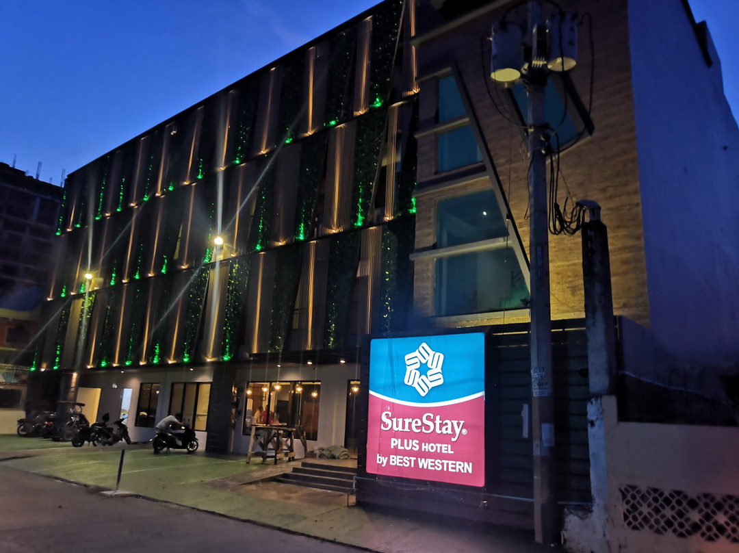 SureStay Plus Hotel By Best Western AC LUXE Angeles City主图