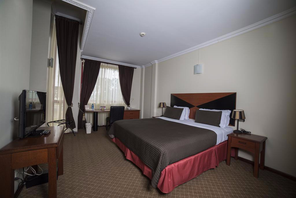 Elegance Hotel & Casino主图