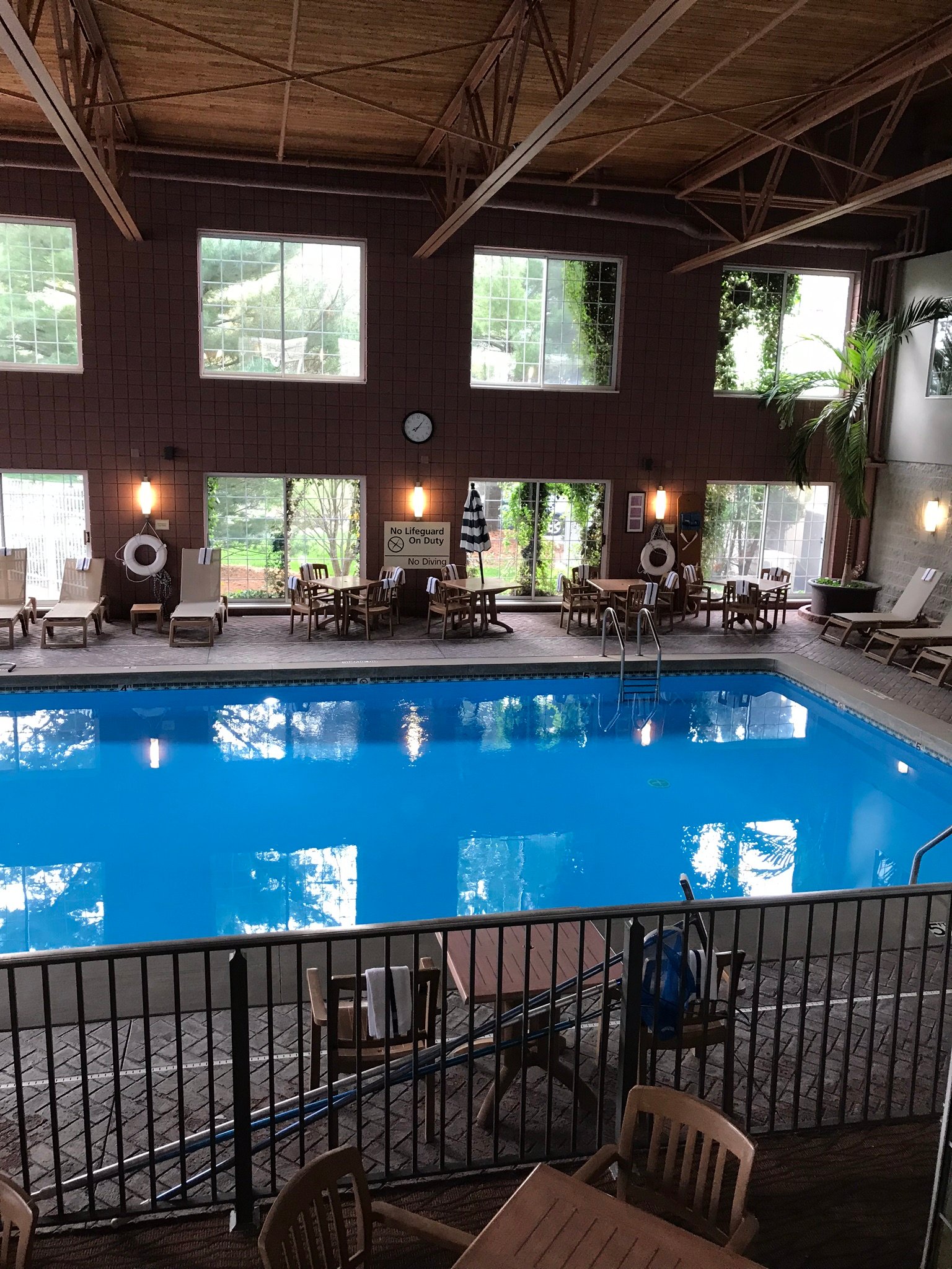 Hampton Inn Holland-泳池