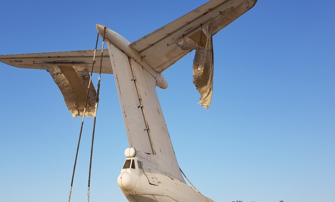 Abandoned Ilyushin IL 76-乌姆盖万必去景点