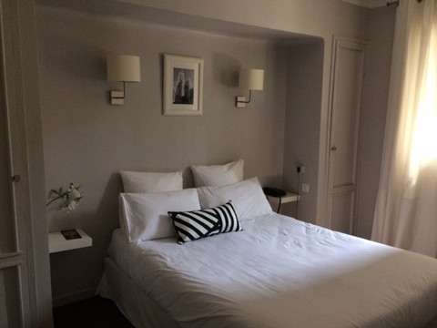 卡拉维尔酒店主图