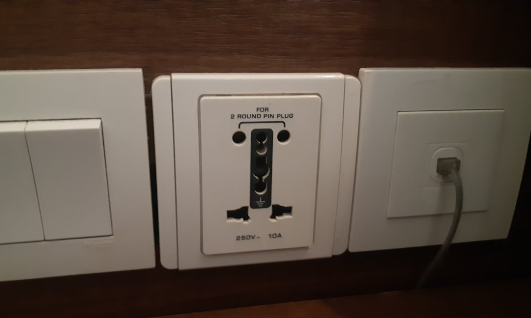 梅拉姆酒店主图