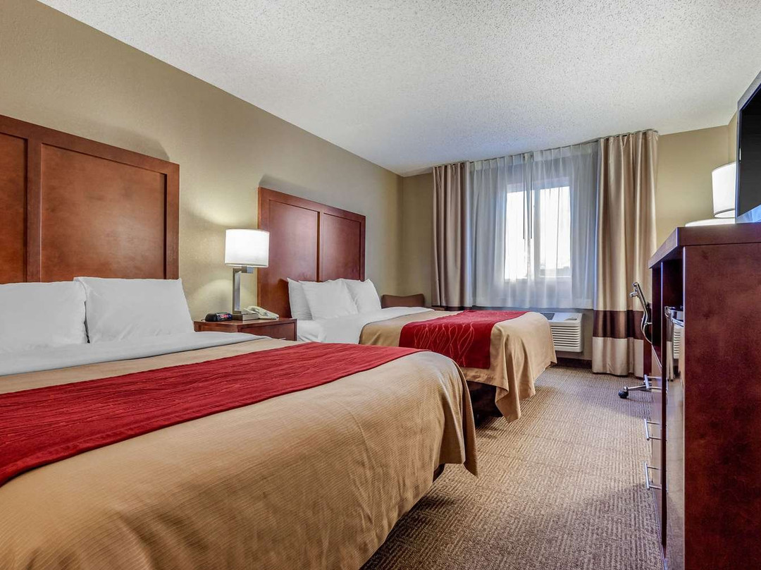 Comfort Inn & Suites Hays I-70主图