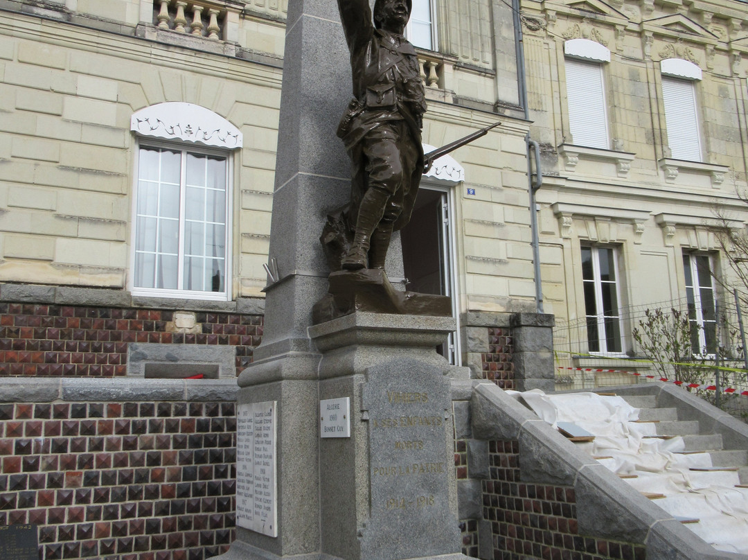 Monument aux Morts景点图片