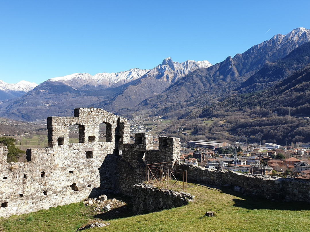 Castello Di Breno景点图片