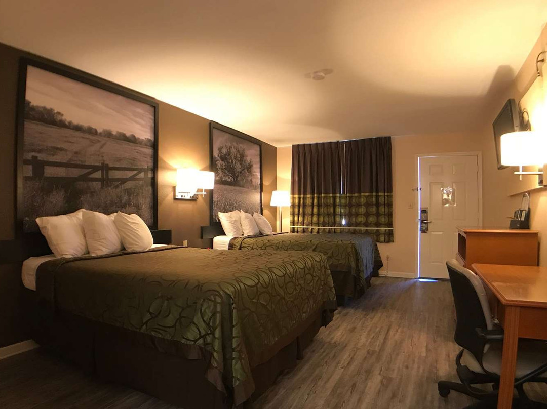 Super 8 by Wyndham Terrell主图