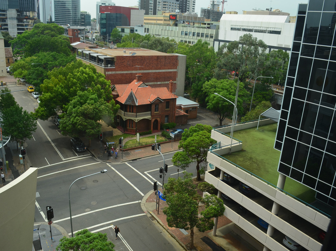 SKYE Hotel Suites Parramatta主图