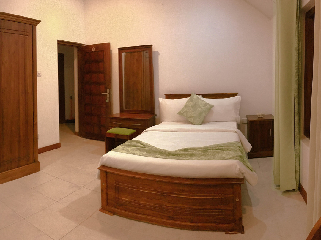 Green Hills Holiday主图