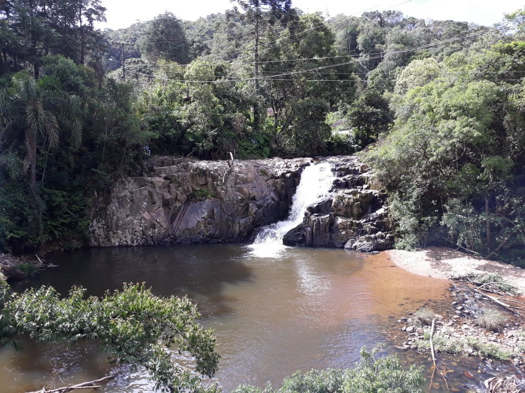 Cascata Trisamya景点图片