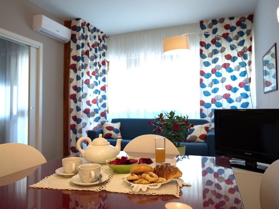 Marbela Apartments & Suites主图