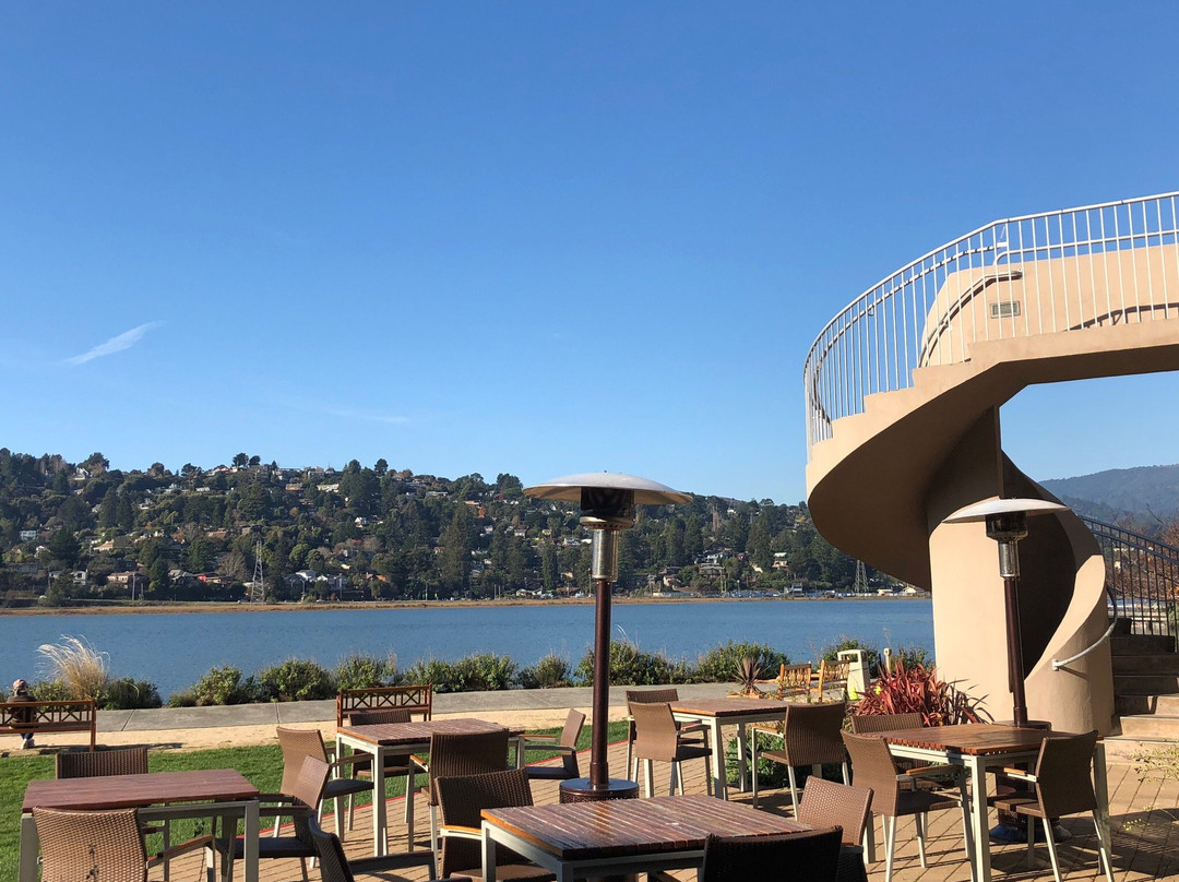 阿克瓦酒店主图