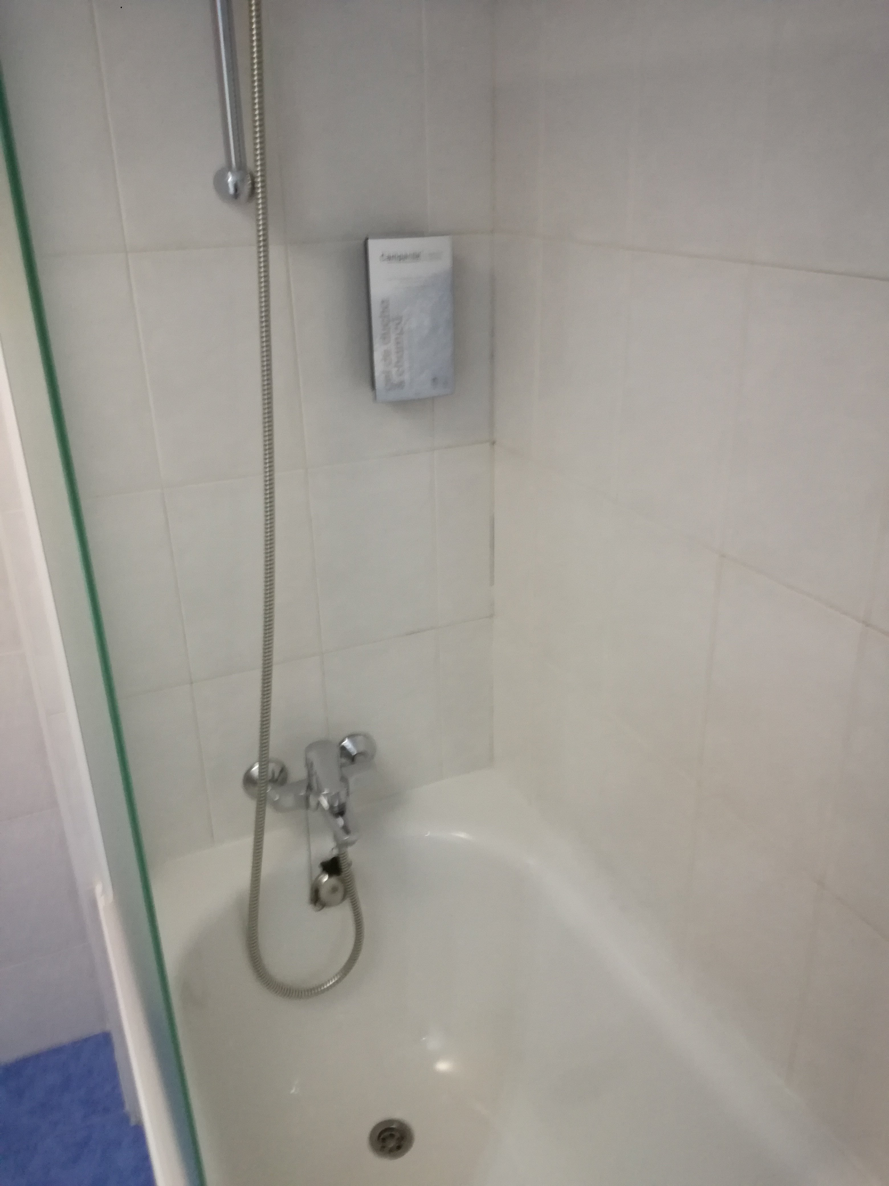 马德里钟楼阿尔卡拉德埃纳雷斯酒店-浴室