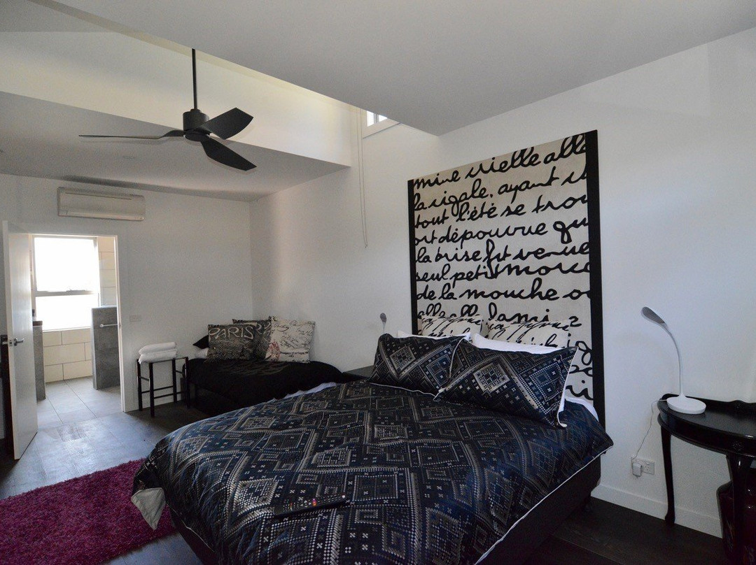 Lighthouse Extra Virgin Olive Oil & Farmstay-Drysdale必去景点