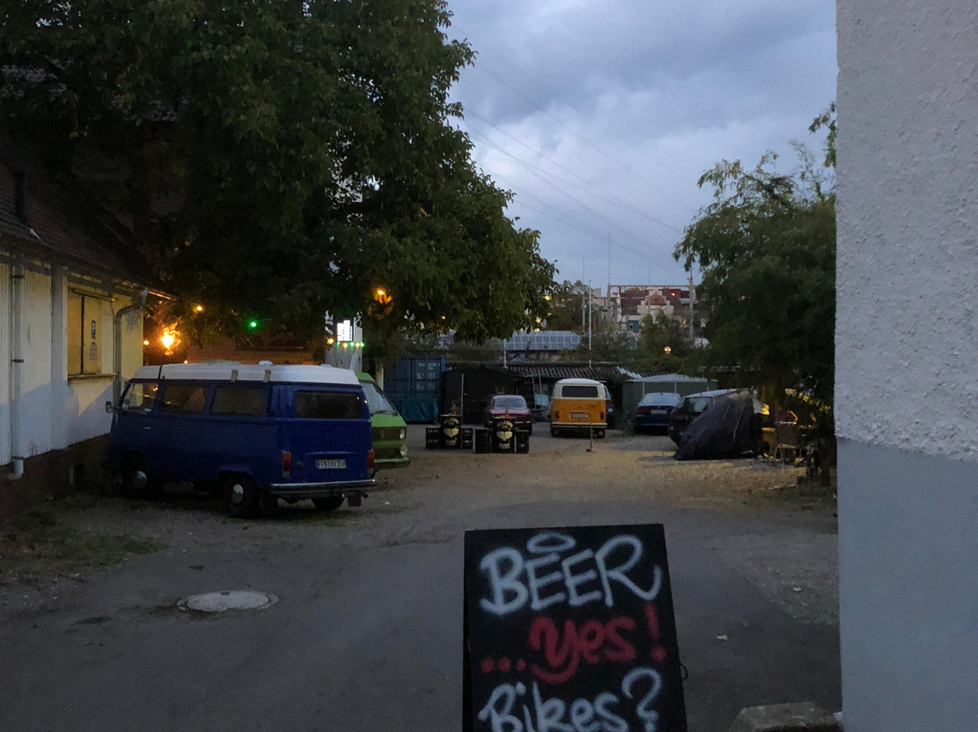 Decker Beer Garage景点图片