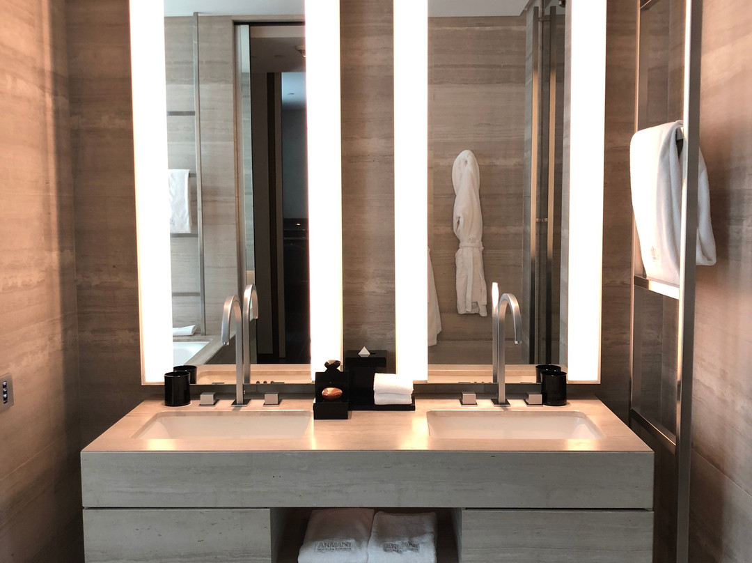 Armani Hotel主图