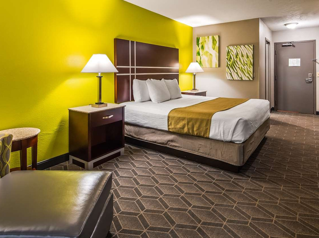 奥本/欧佩利卡贝斯特韦斯特酒店主图