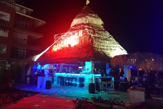 Gulliver Cocktail Bar-晴滩必去景点