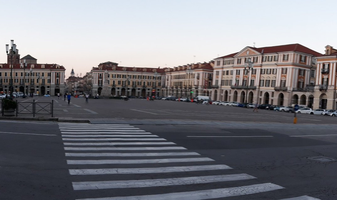 Piazza Galimberti景点图片