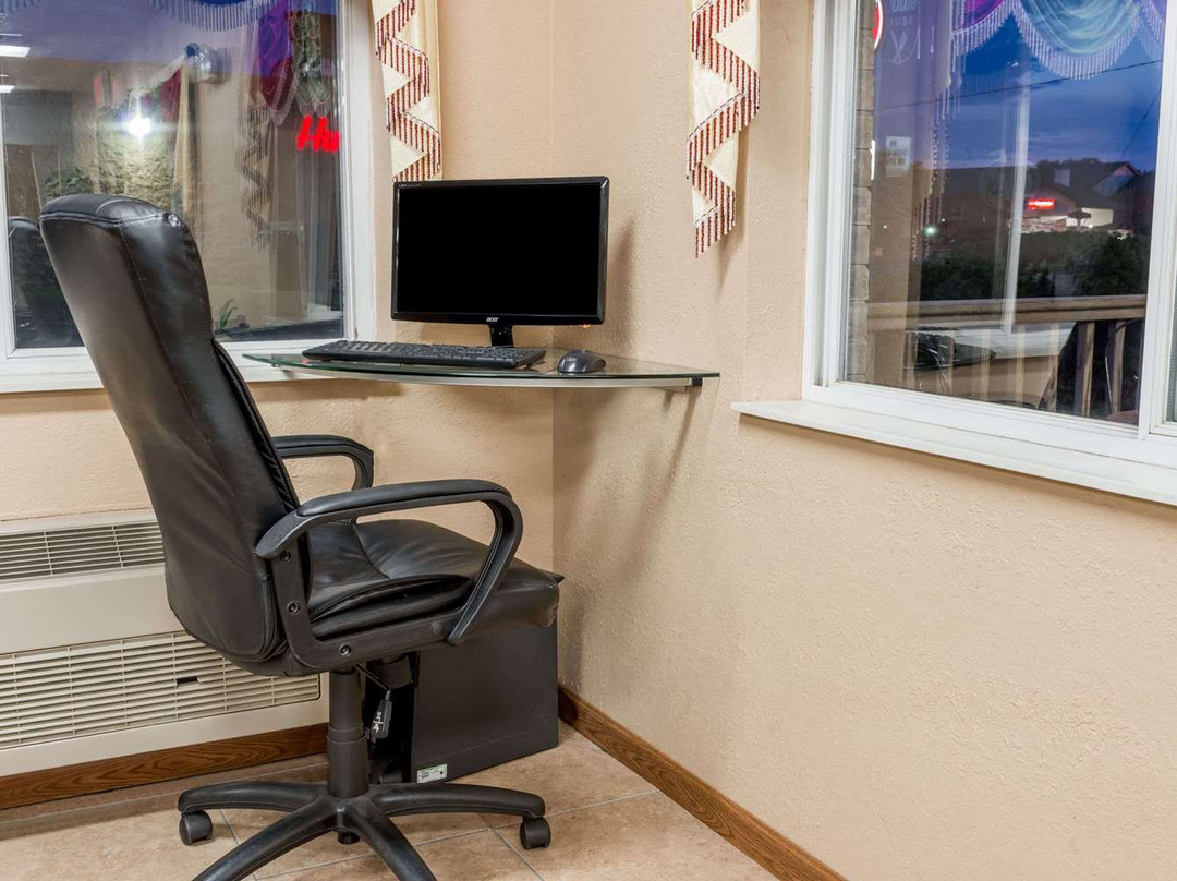 Super 8 by Wyndham Greenville主图