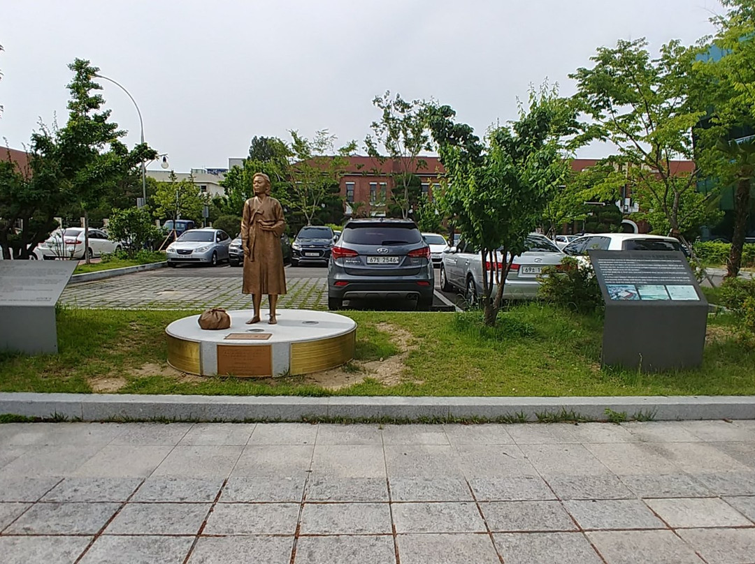 Statue of Peace-晋州市必去景点