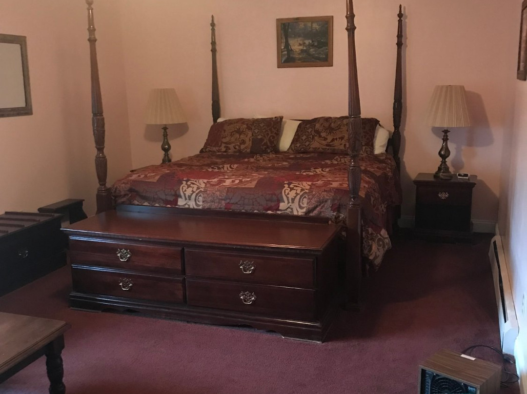 Longhouse Manor Bed & Breakfast主图