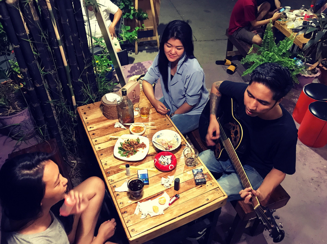 Mr Bon Cafe & Thai food