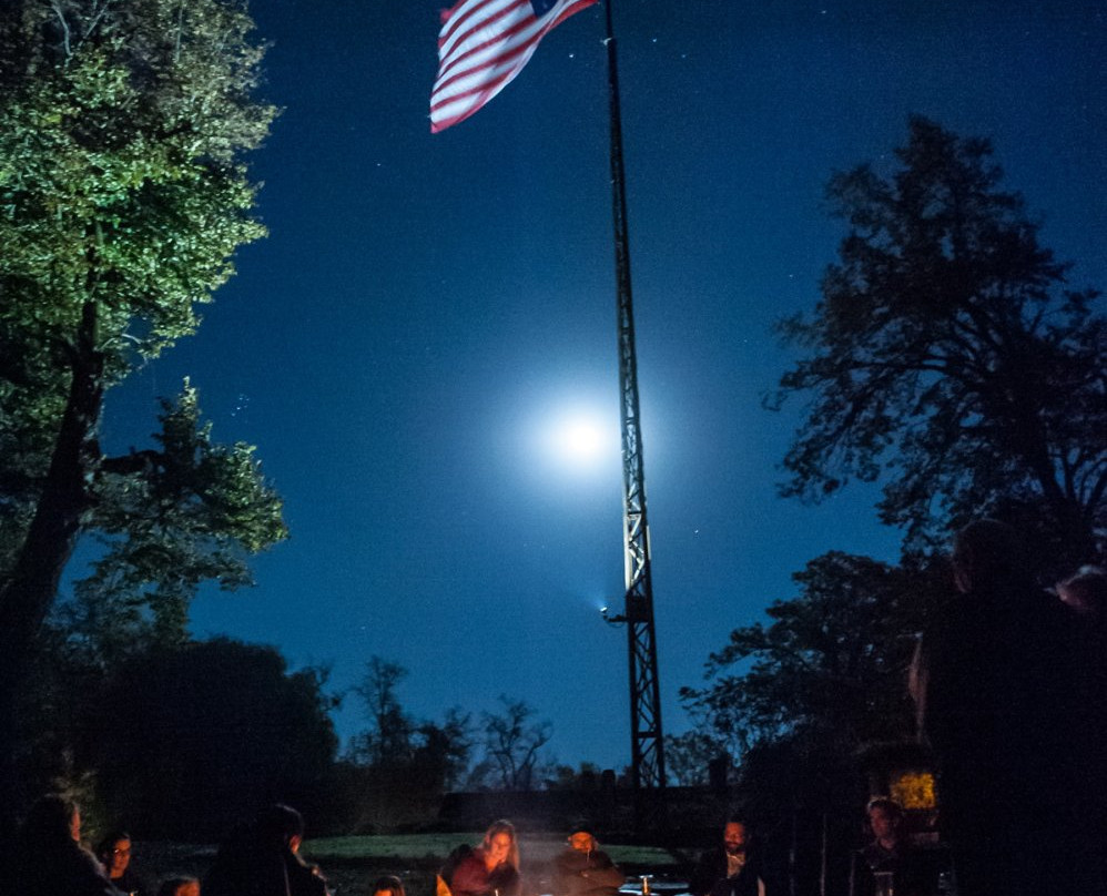 Stout's Island Lodge主图