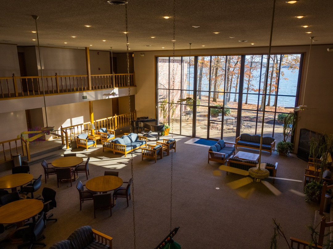 The Lake Point Conference Center主图