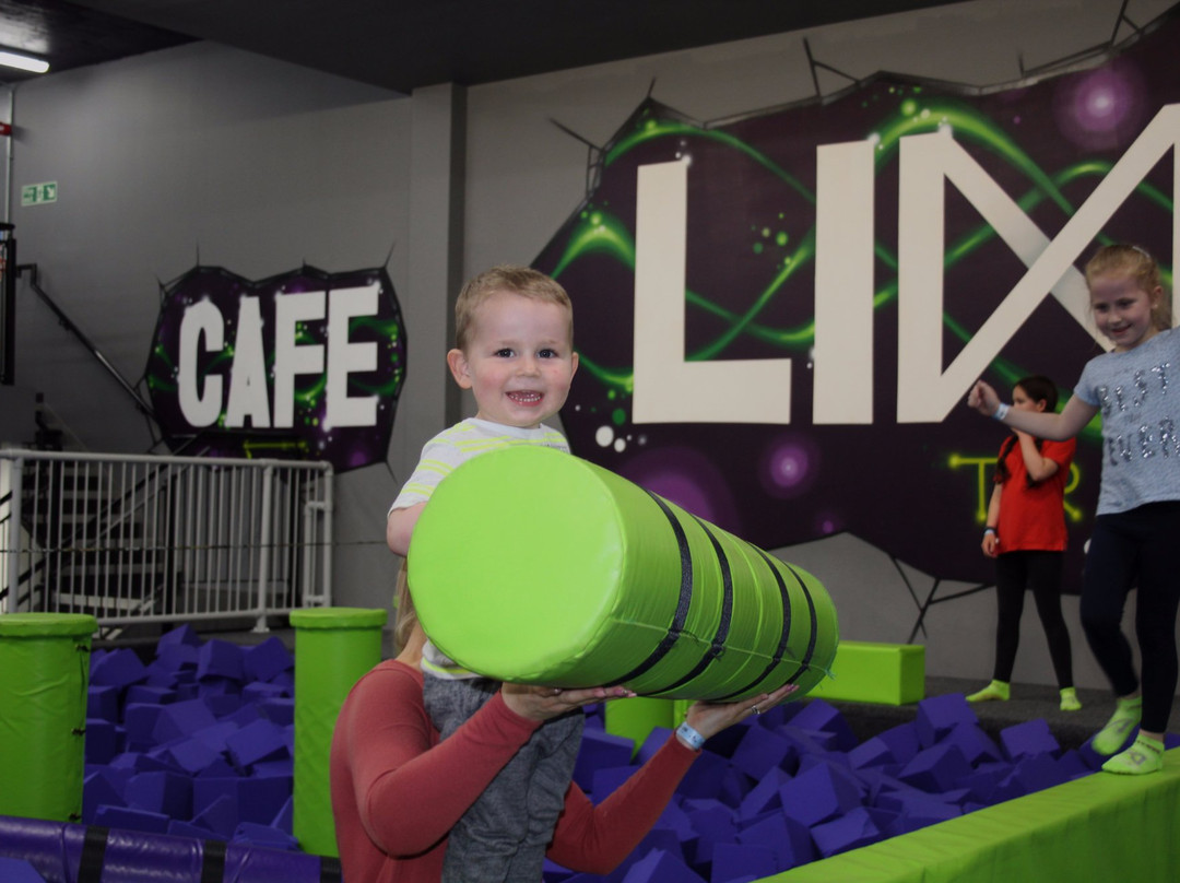 Limitless Trampoline Park-Cwmbran必去景点