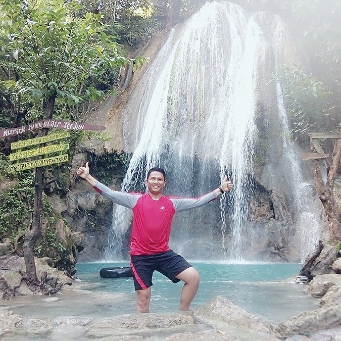 Alas Kandung Waterfall景点图片