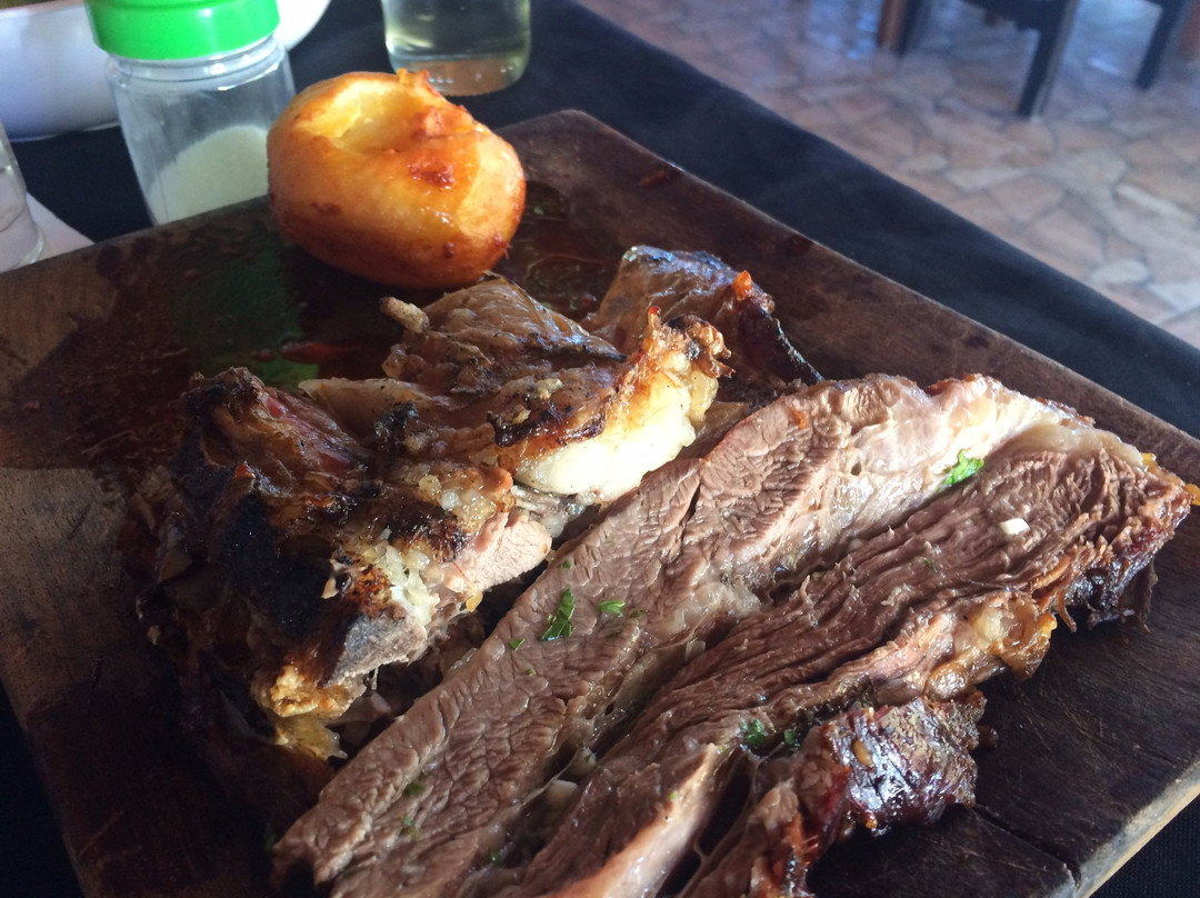 Quines餐馆和美食-Parrilla San Isidro