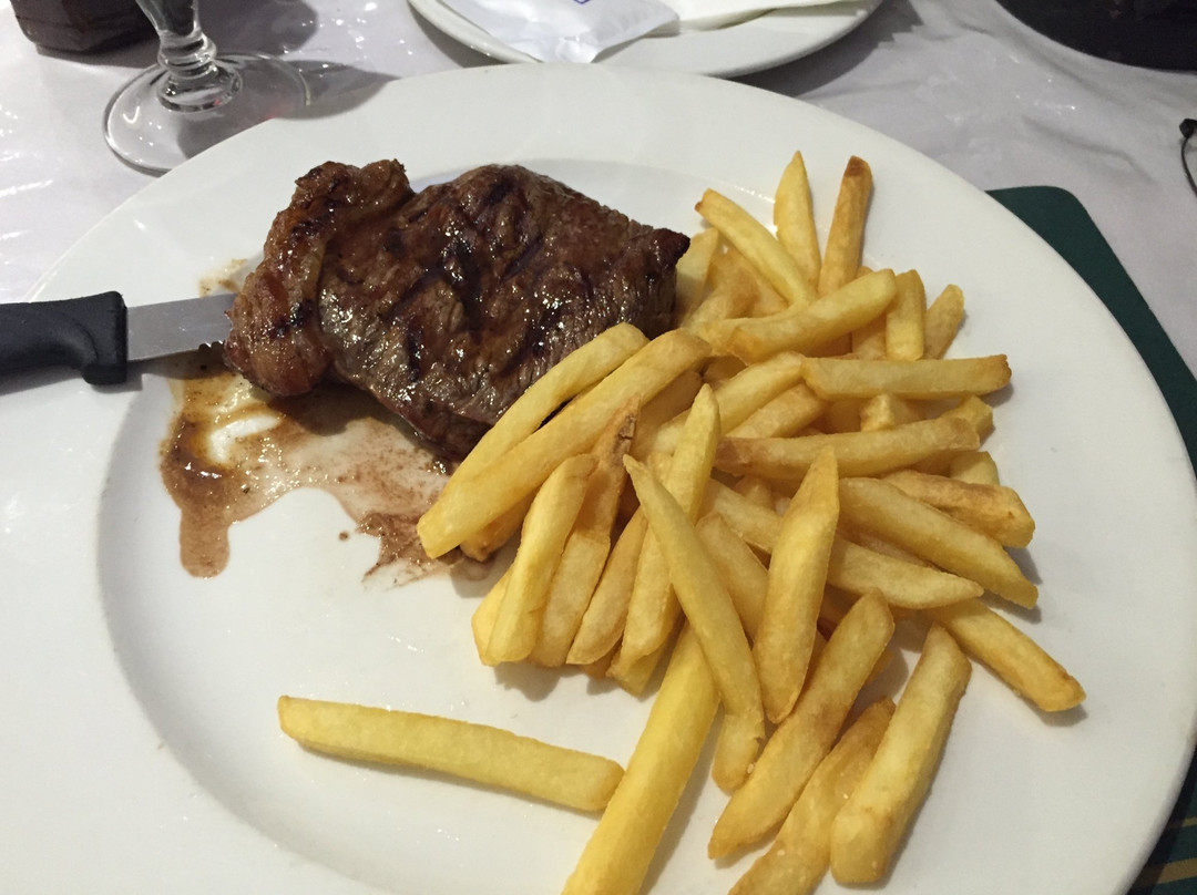 鲁斯登堡餐馆和美食-Steak Out Grills