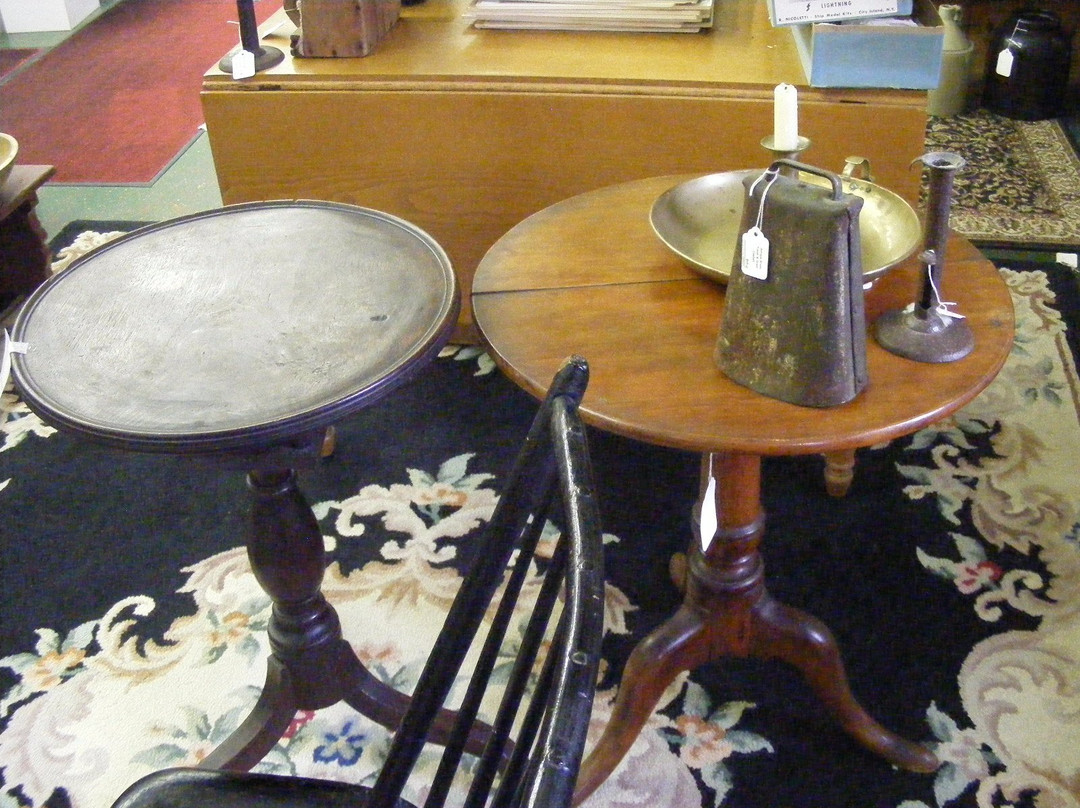 Harwich Antiques Center景点图片