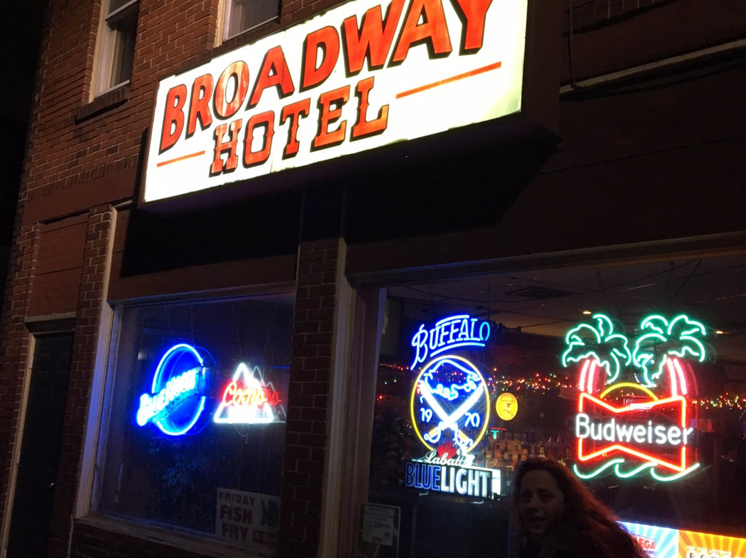 Broadway Hotel