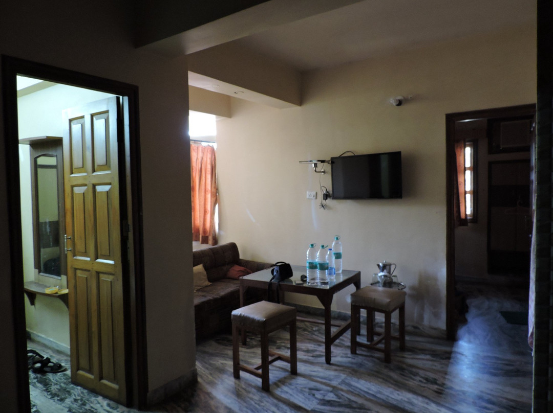 Bam Tara Hotel主图