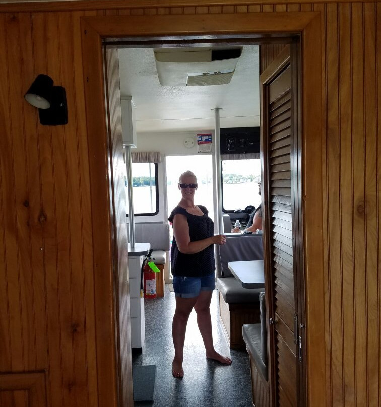Parrot Cove Boat Rentals景点图片