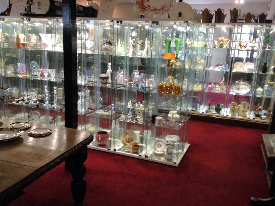 Artmosphere Antiques景点图片