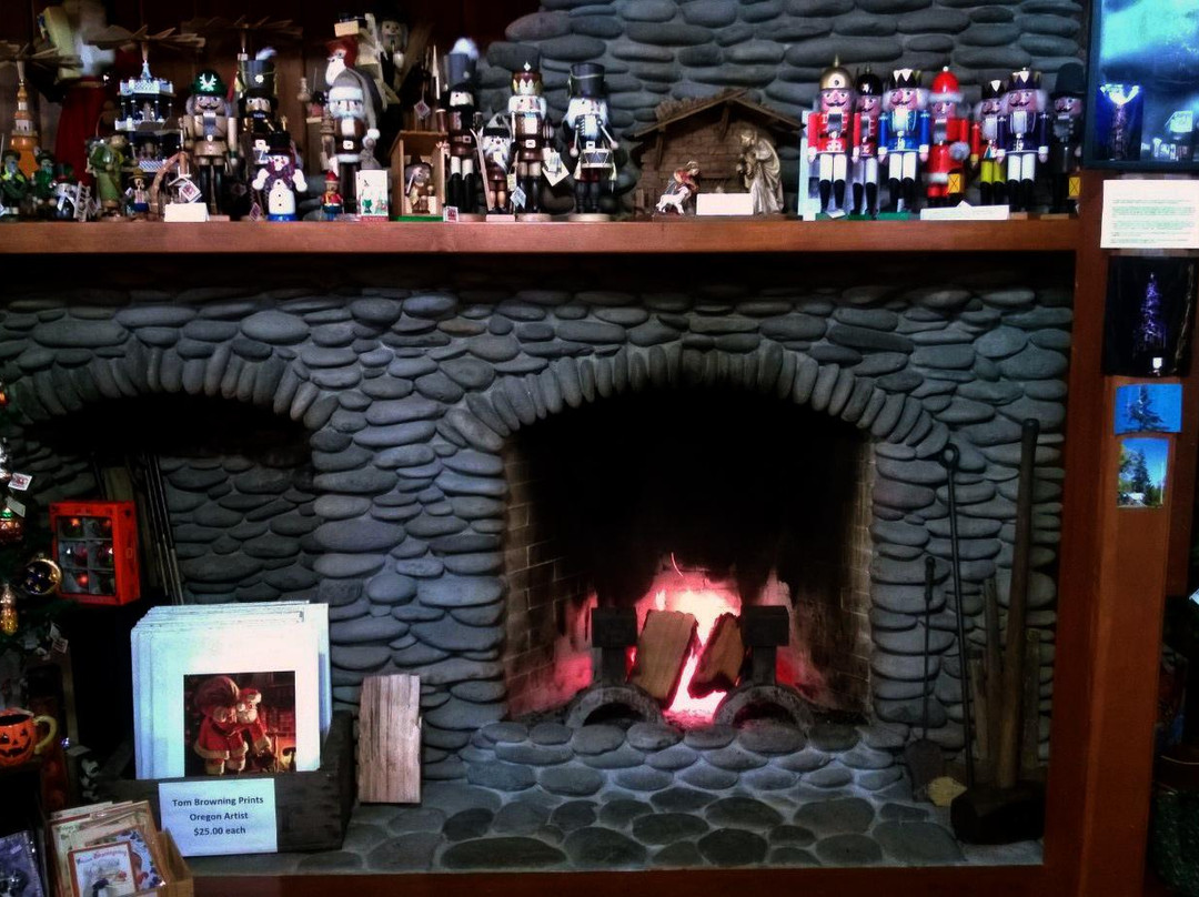 Christmas Treasures-Blue River必去景点