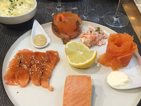 Autour du Saumon Mouffetard